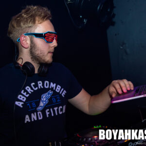 Boyahkasha_Glow2018_Party_2048px-1003