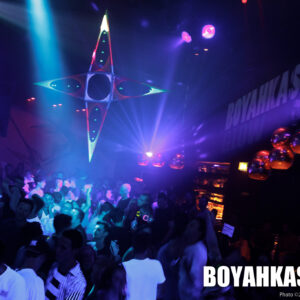 Boyahkasha_Glow2018_Party_2048px-1026