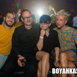 Boyahkasha_Glow2018_Party_2048px-1036