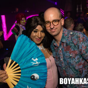 Boyahkasha_Glow2018_Party_2048px-1037