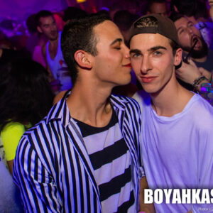 Boyahkasha_Glow2018_Party_2048px-1055