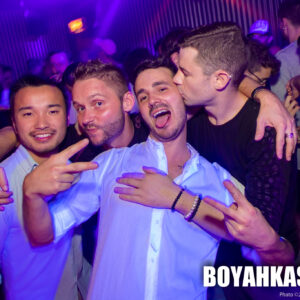 Boyahkasha_Glow2018_Party_2048px-1155