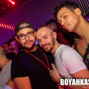 Boyahkasha_Glow2018_Party_2048px-1161